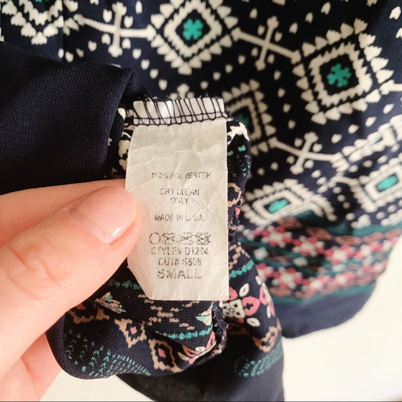 Sage Patterned Shift Dress - Picture 6 of 6